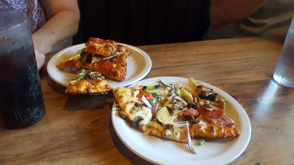 Round Table Pizza | meal delivery | 6548 Westside Rd, Redding, CA 96001, USA | 5302419461 OR +1 530-241-9461