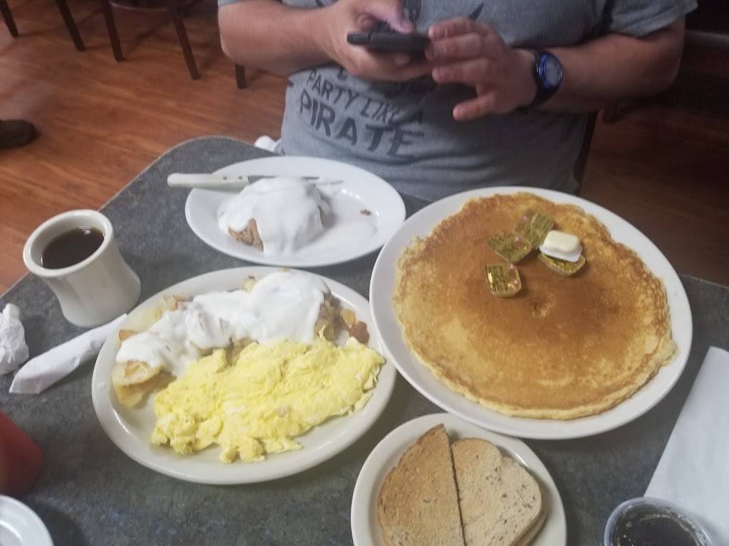 Center of the World | restaurant | 6152 W Market St, Leavittsburg, OH 44430, USA | 3308987797 OR +1 330-898-7797