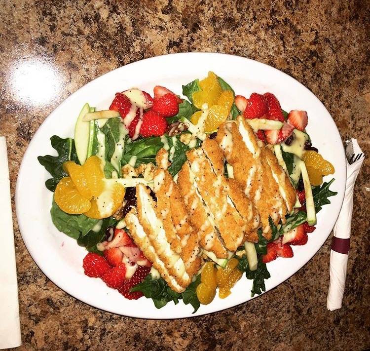 Suzie’s Grill Cafe | restaurant | 150 Ouellette Pl #120, Windsor, ON N8X 1L9, Canada | 5199690006 OR +1 519-969-0006