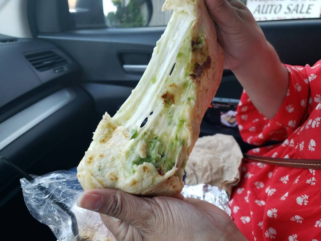 Antojitos salvadoreños | restaurant | 10302 N Lamar Blvd, Austin, TX 78753, USA | 7377172874 OR +1 737-717-2874