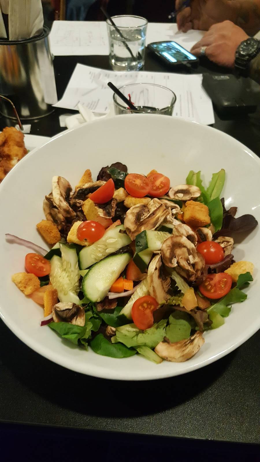 Aces & Ales | restaurant | 3740 S Nellis Blvd, Las Vegas, NV 89121, USA | 7024367600 OR +1 702-436-7600