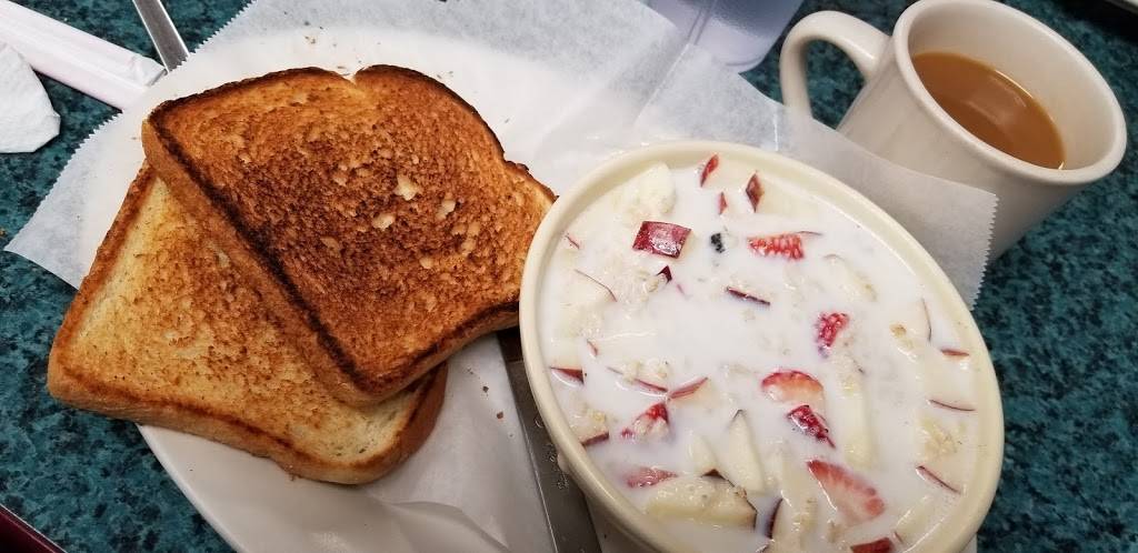 El Coco Rayado | restaurant | 2303 N Zarzamora St, San Antonio, TX 78201, USA | 2107318605 OR +1 210-731-8605