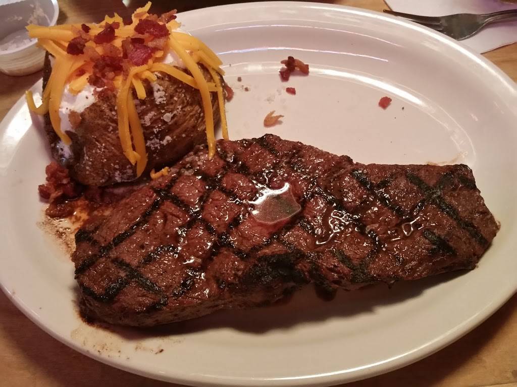 Texas Roadhouse | restaurant | 200 W E McGalliard Rd, Muncie, IN 47303, USA | 7652827113 OR +1 765-282-7113