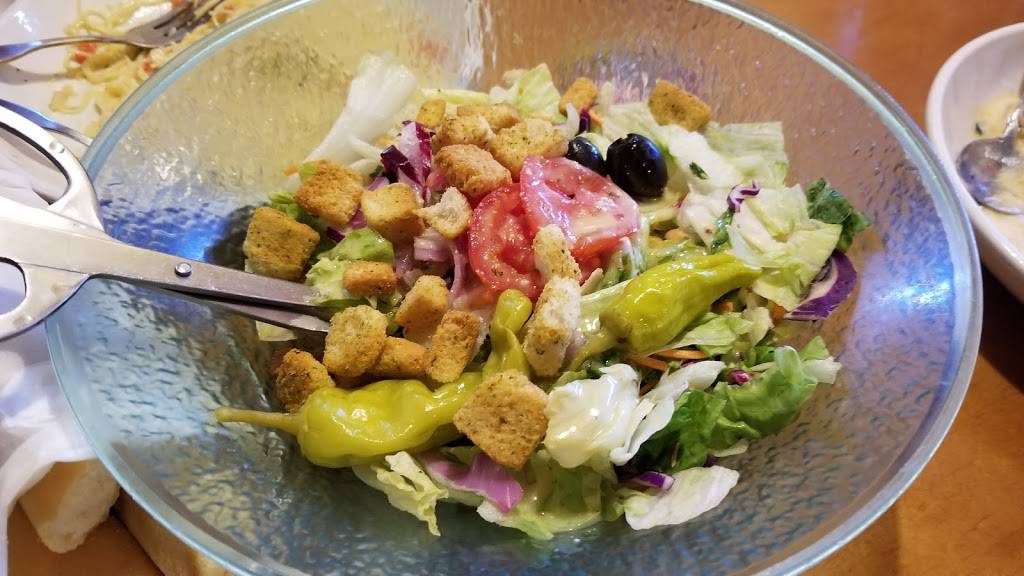 Olive Garden Italian Restaurant | meal takeaway | 6501 Fallbrook Ave, West Hills, CA 91307, USA | 8189329801 OR +1 818-932-9801