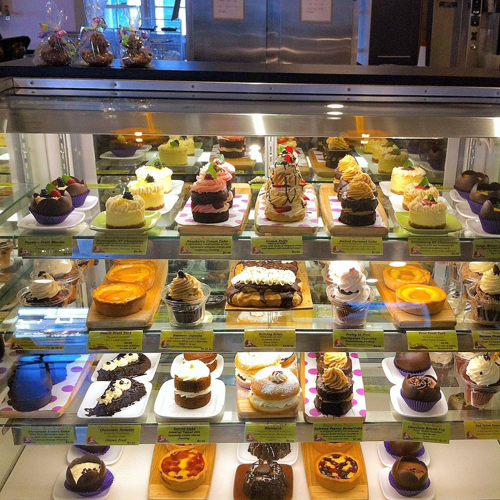 Purple Feather Cafe & Treatery | meal takeaway | 334 Commercial St, Provincetown, MA 02657, USA | 5084879100 OR +1 508-487-9100