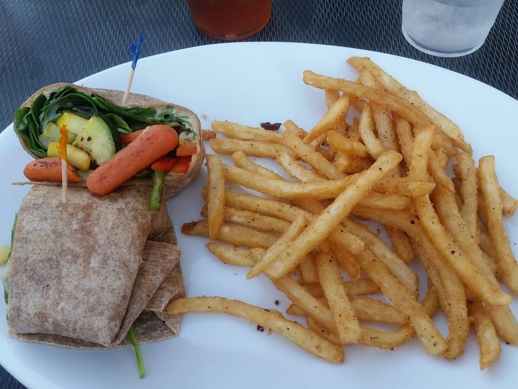 Vines On Clark | restaurant | 3554 N Clark St, Chicago, IL 60657, USA | 7733278572 OR +1 773-327-8572