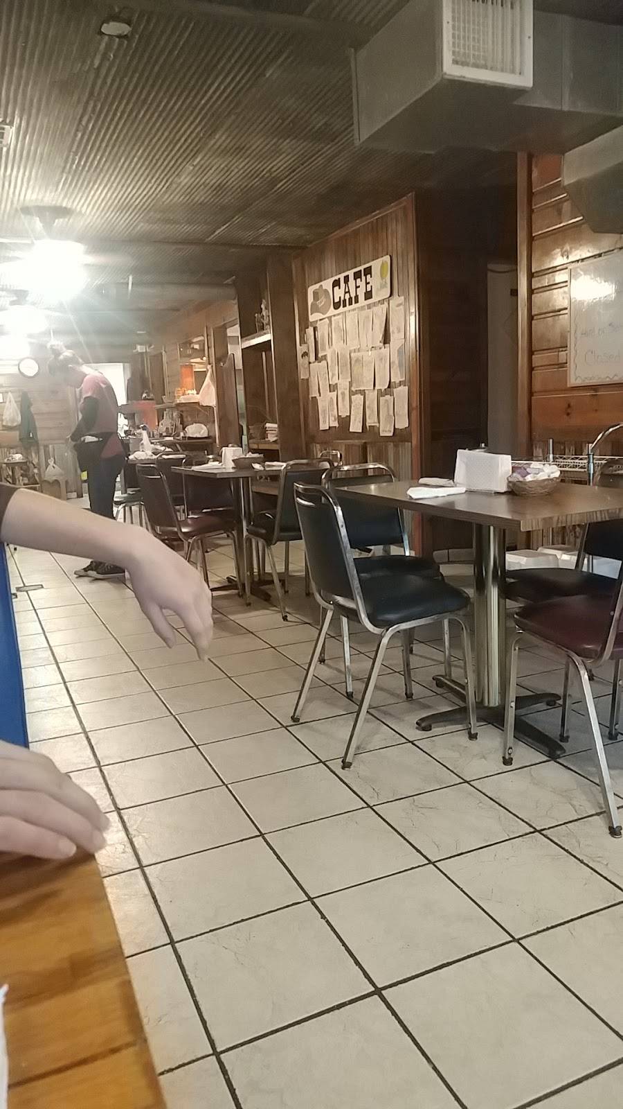 Tiffs Café | restaurant | 102 E North Railroad St, Marissa, IL 62257, USA | 6182951717 OR +1 618-295-1717