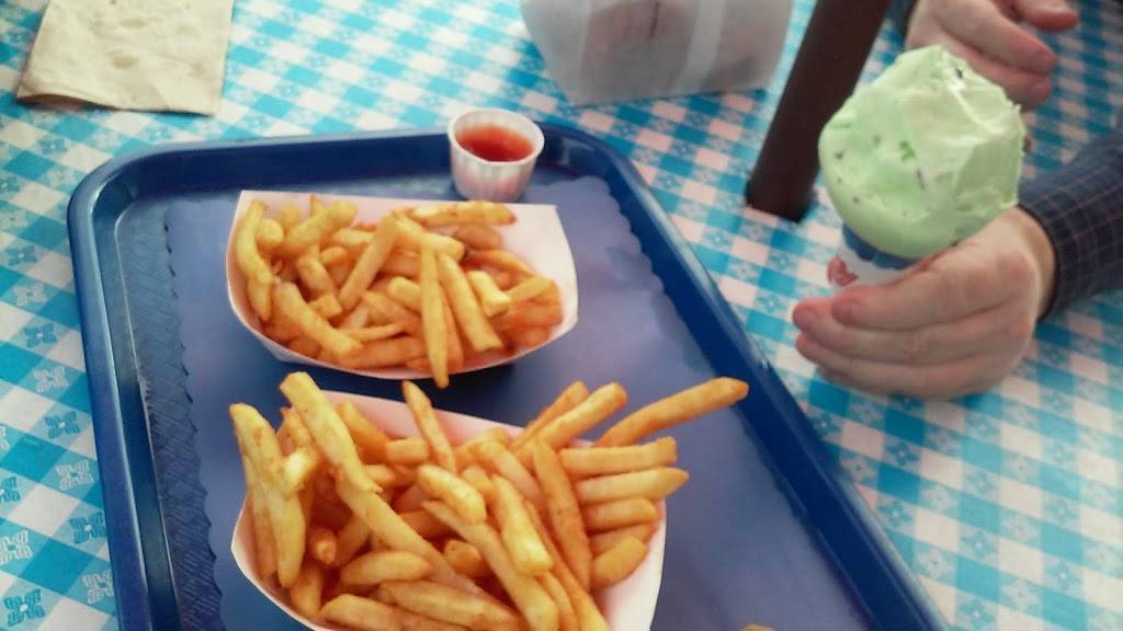 Alvin Rondeaus Dairy Bar | restaurant | 1300 Ware St, Palmer, MA 01069, USA | 4132835281 OR +1 413-283-5281