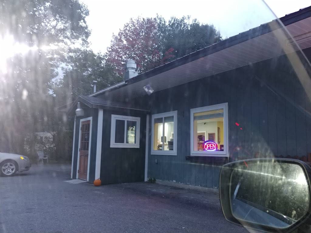 Moose Hill Diner | restaurant | 160 Fayette Rd, Livermore Falls, ME 04254, USA | 2078973200 OR +1 207-897-3200