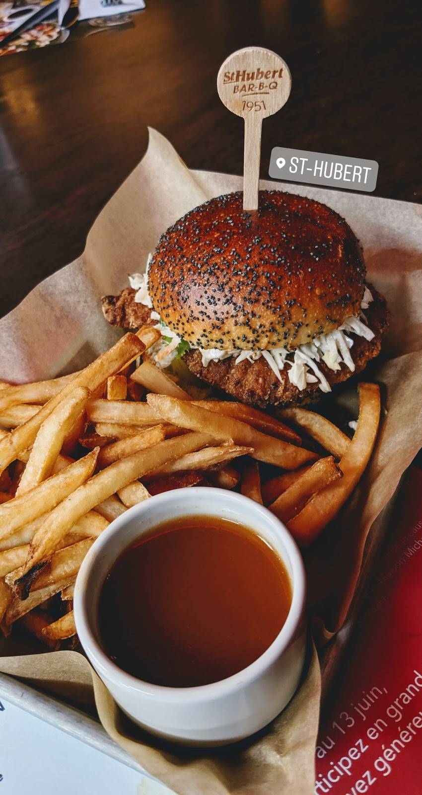 Rôtisserie St-Hubert | restaurant | 693 Grande Allée E, Québec, QC G1R 2K1, Canada | 4186531234 OR +1 418-653-1234