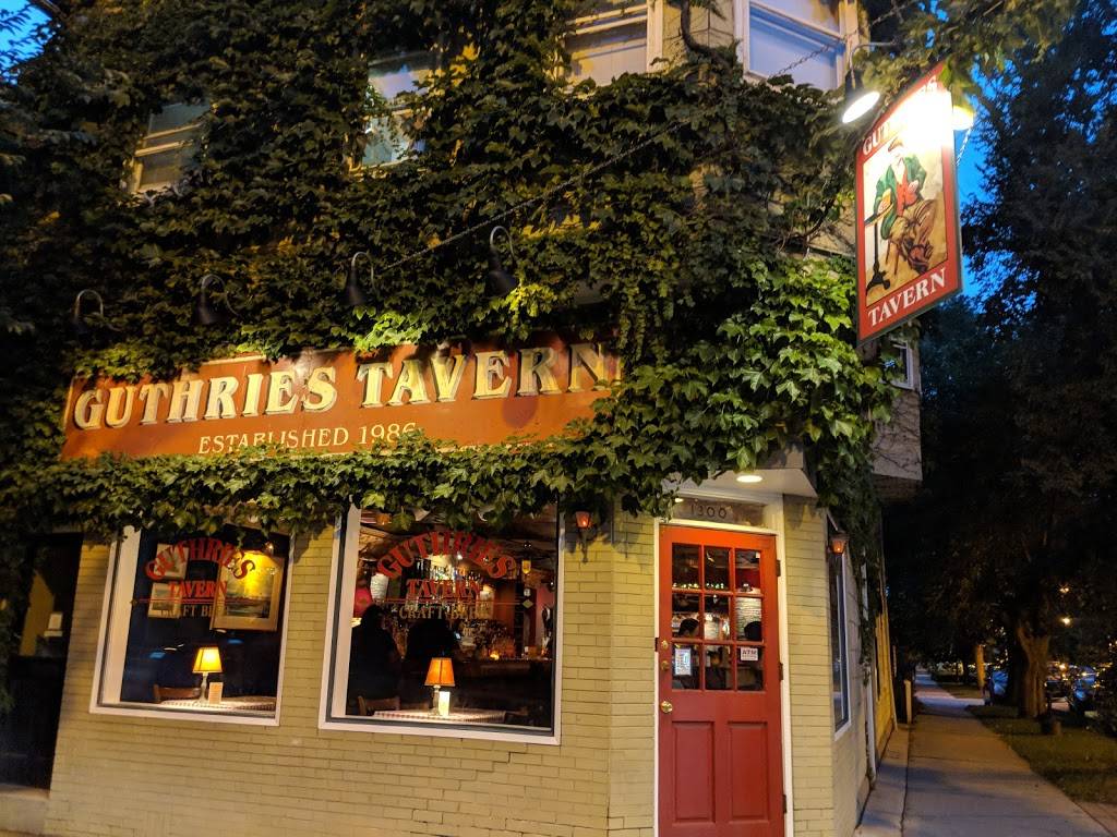 Guthries Tavern | restaurant | 1300 W Addison St, Chicago, IL 60613, USA | 7734772900 OR +1 773-477-2900