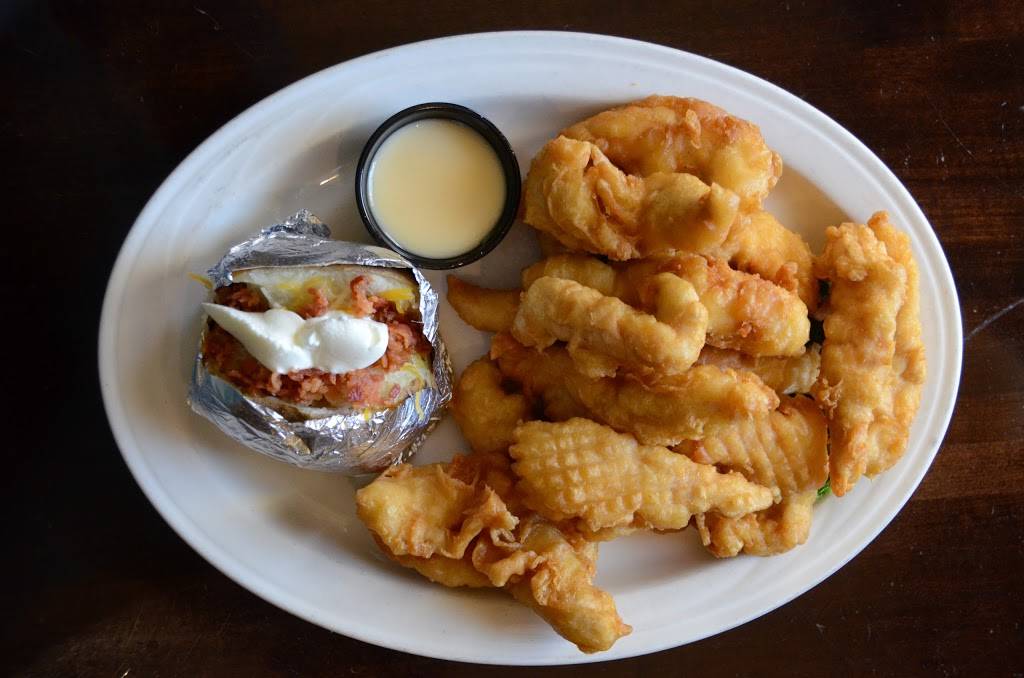 Candlelight Inn Restaurant - Sterling Illinois | restaurant | 2907 North Locust St, Sterling, IL 61081, USA | 8156252600 OR +1 815-625-2600