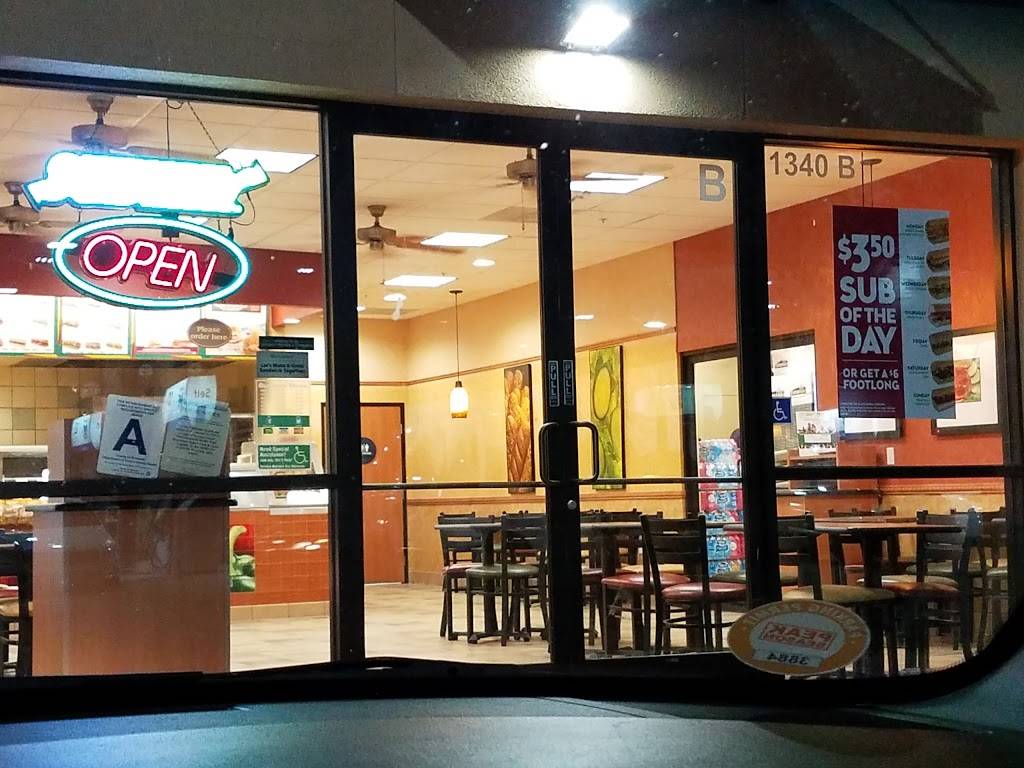 Subway Restaurants | restaurant | 1340 Center St, Riverside, CA 92507, USA | 9516801717 OR +1 951-680-1717