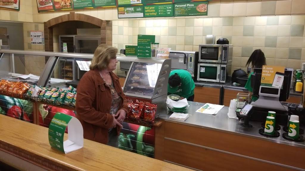 Subway Restaurants | restaurant | 768 MN-110, Mendota Heights, MN 55120, USA | 6514051327 OR +1 651-405-1327