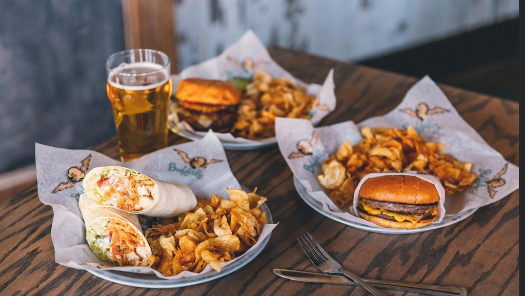 Buffalos | restaurant | 1800 McFarland Blvd E #430, Tuscaloosa, AL 35404, USA | 2057714444 OR +1 205-771-4444