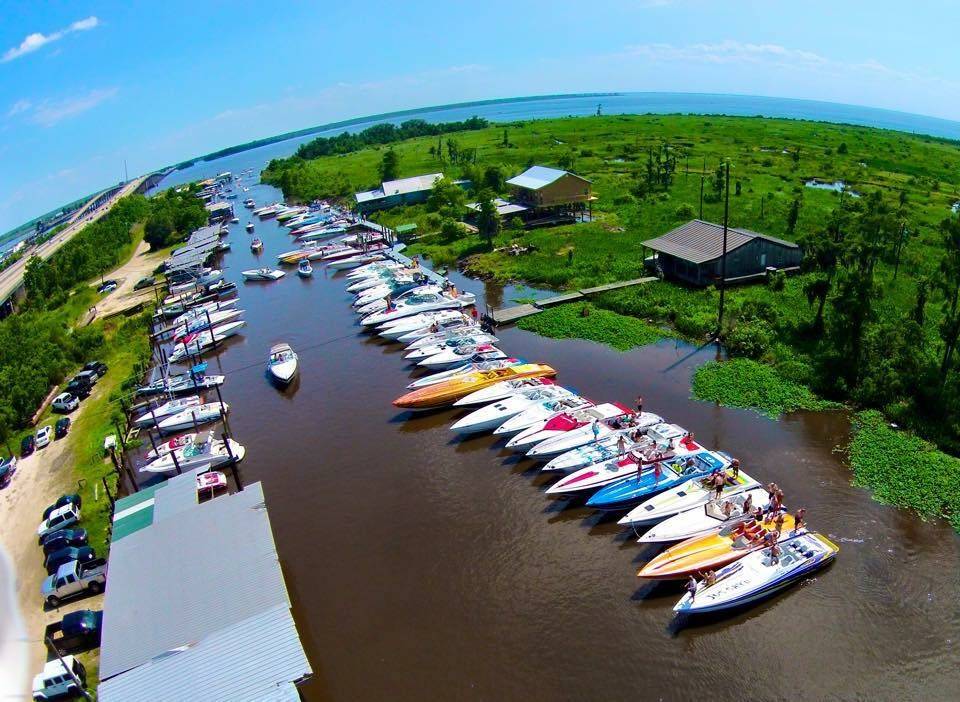 Sun Buns Bar and Grill | restaurant | 31119 Hwy 51 canal, Akers, LA 70421, USA | 9852109649 OR +1 985-210-9649