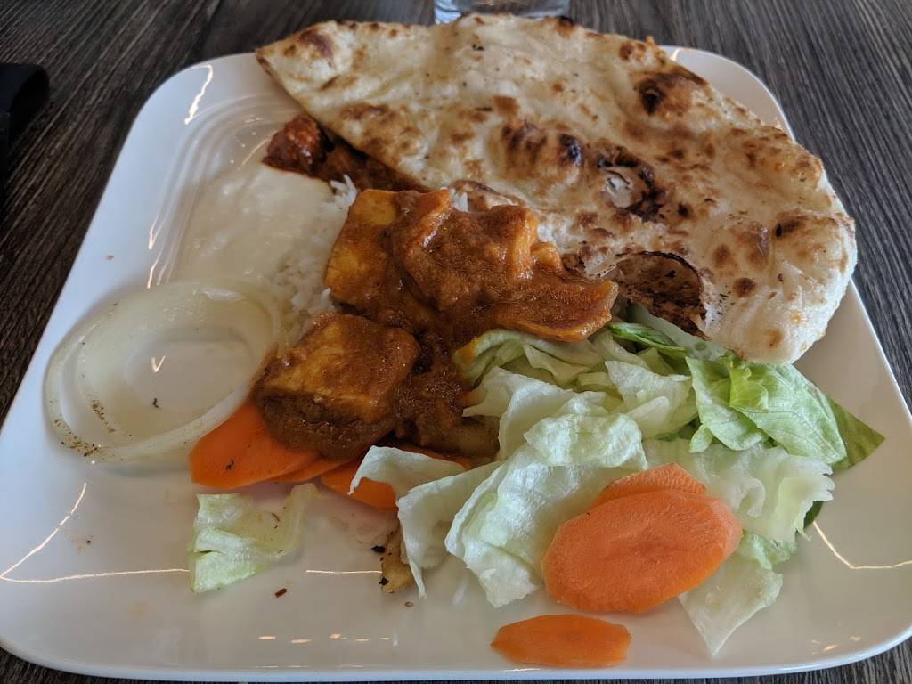 Swaad | restaurant | 2883 Howard Ave, Windsor, ON N8X 3Y4, Canada | 5199626888 OR +1 519-962-6888