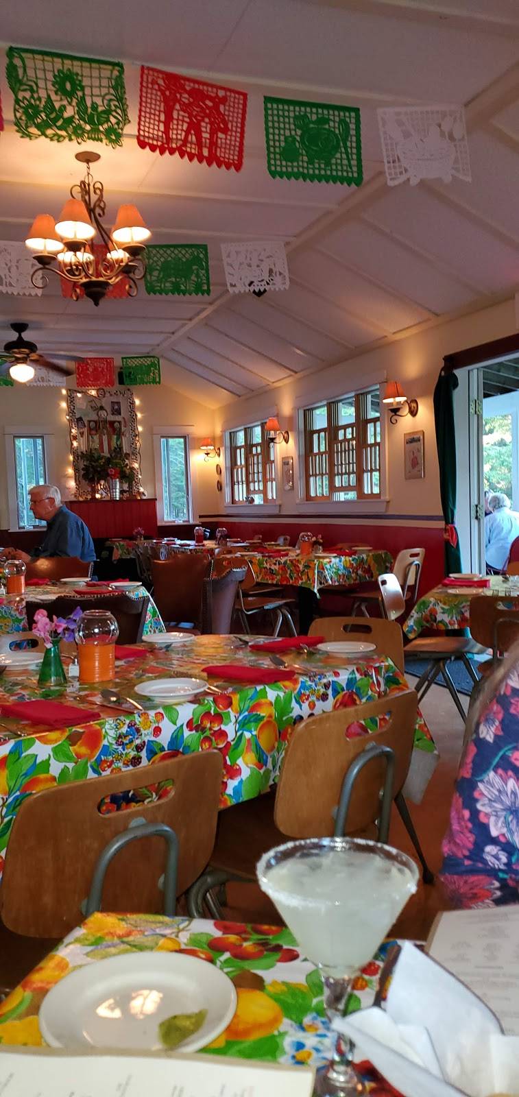 XYZ Restaurant | restaurant | 80 Seawall Rd, Southwest Harbor, ME 04679, USA | 2072445221 OR +1 207-244-5221