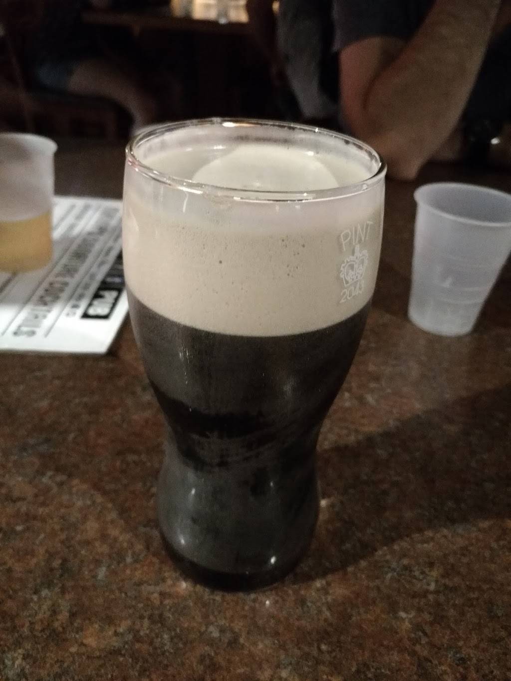 Mannys Pub | restaurant | 394 Brown St, Akron, OH 44304, USA | 3303791010 OR +1 330-379-1010