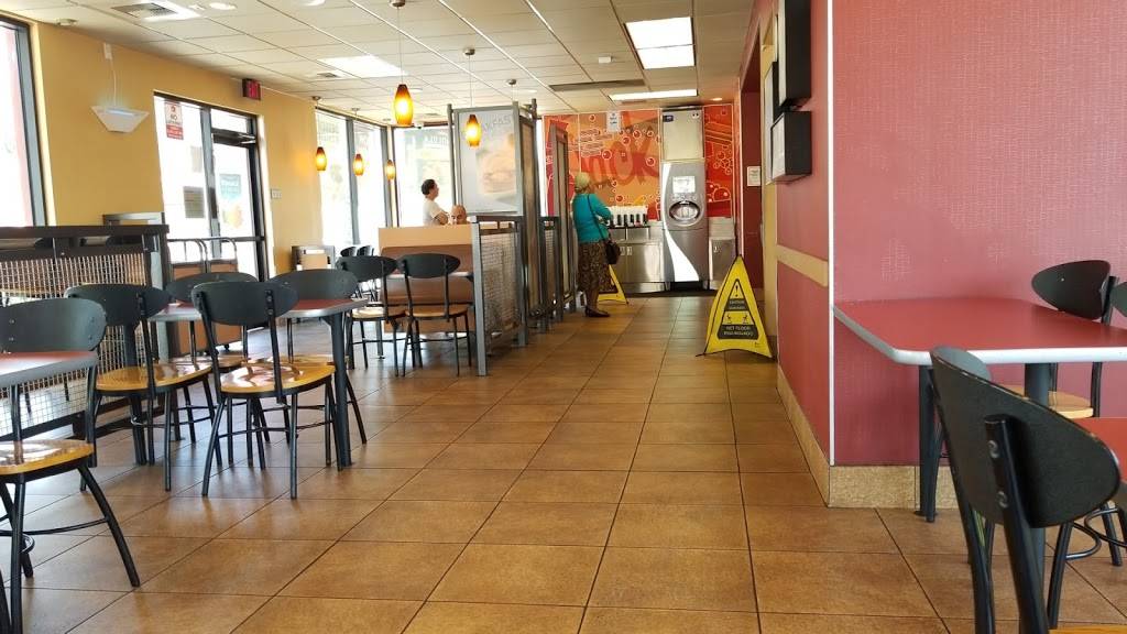 Jack in the Box | restaurant | 6025 Long Beach Boulevard, Long Beach, CA 90805, USA | 5627284499 OR +1 562-728-4499