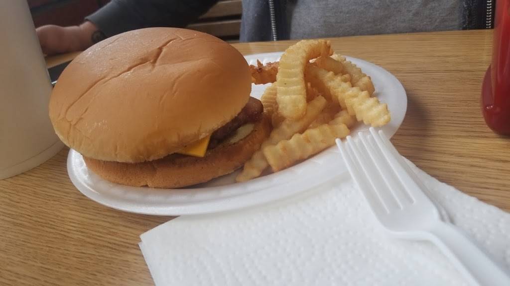 Cousins Food Depot | restaurant | 1301 E Main St, Tishomingo, OK 73460, USA | 5803719501 OR +1 580-371-9501