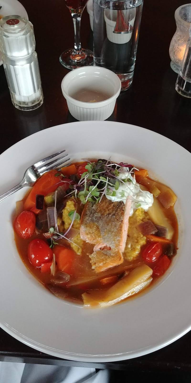 HENRYS at Lake Sunapee Country Club | restaurant | 289 Country Club Lane, New London, NH 03257, USA | 6035266040 OR +1 603-526-6040