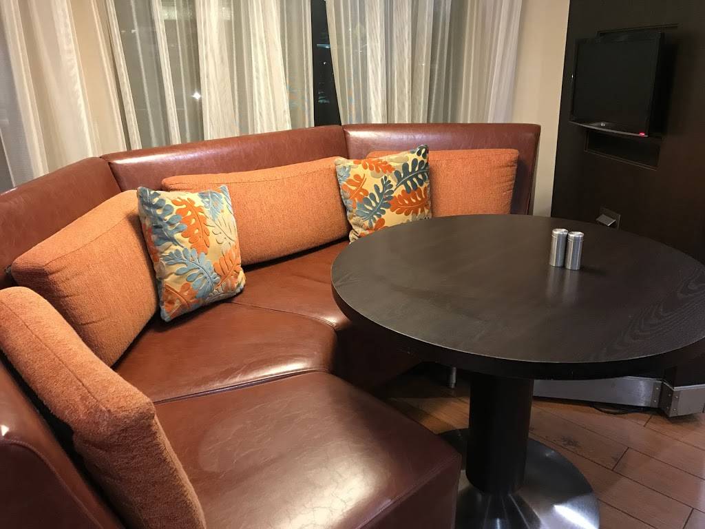 The Bistro – Eat. Drink. Connect.® | restaurant | 1000 Mall Loop Rd, High Point, NC 27262, USA | 3368823600 OR +1 336-882-3600