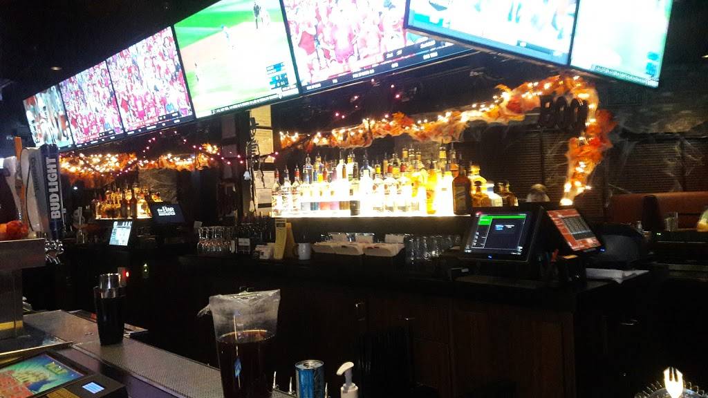 The Bar @ Trails Village | restaurant | 1916 Village Center Cir, Las Vegas, NV 89134, USA | 7029796005 OR +1 702-979-6005