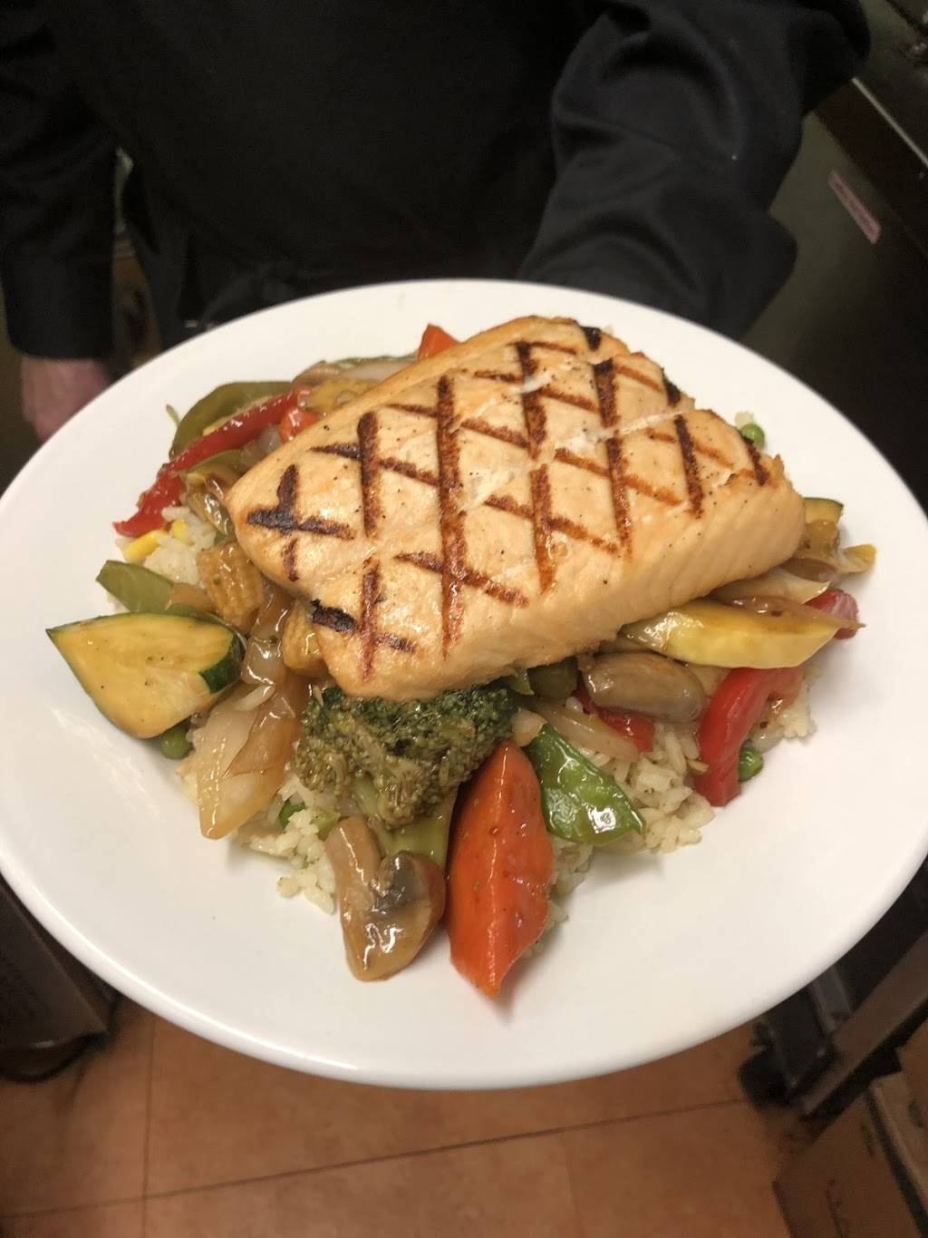 Luchentos Country Kitchen | restaurant | 3 Tennent Ave, Englishtown, NJ 07726, USA | 7324466400 OR +1 732-446-6400