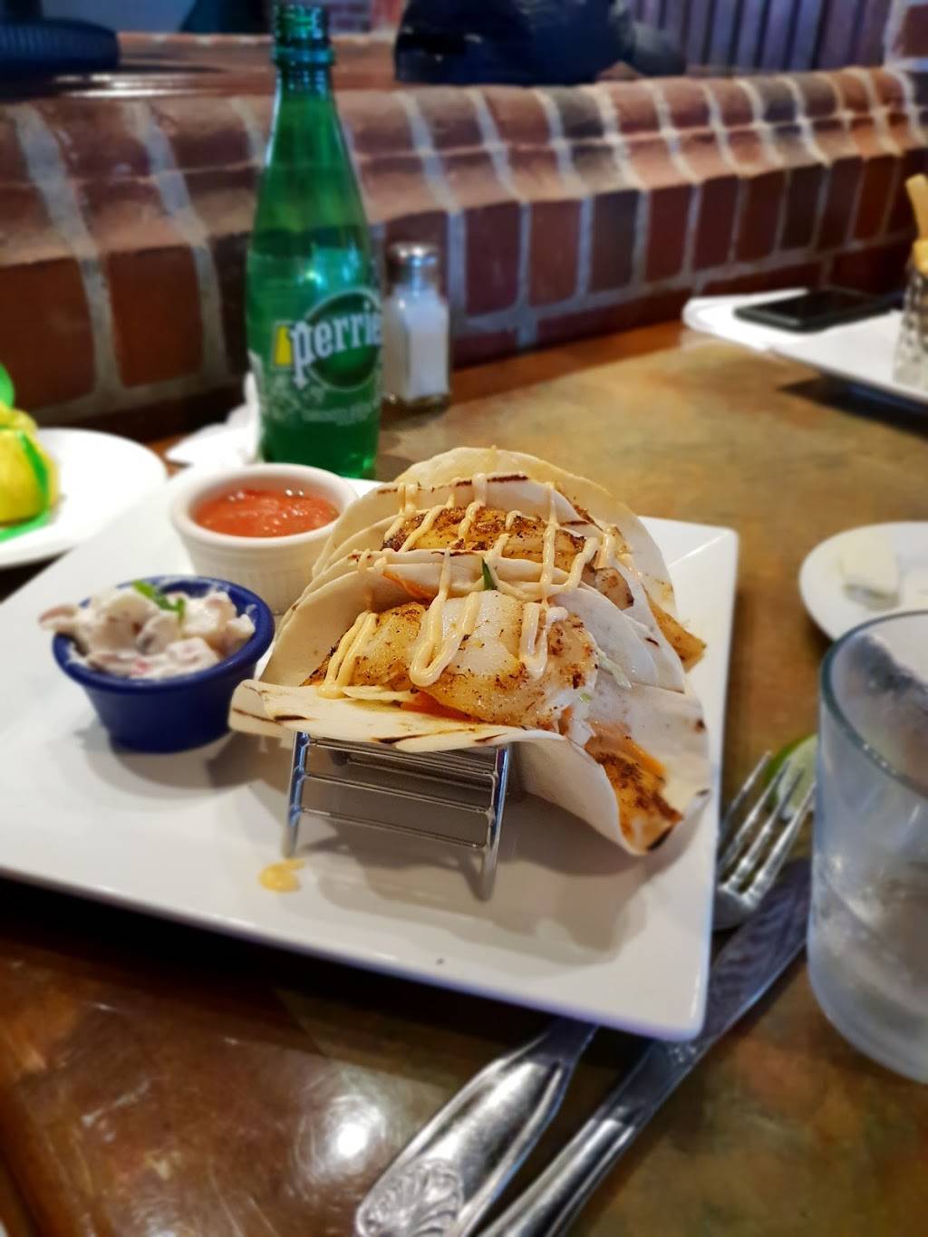 Lombards Seafood Grille | restaurant | 27 South St, Orlando, FL 32819, USA | 4072243663 OR +1 407-224-3663