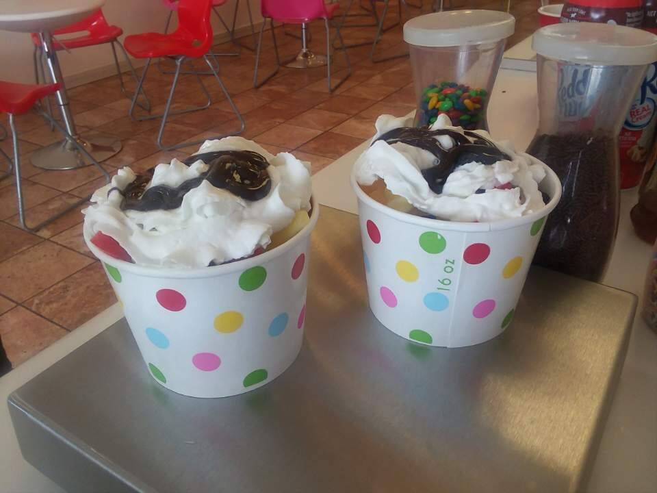 Yopop Frozen Yogurt | meal takeaway | 1129 Weaver Dairy Rd, Chapel Hill, NC 27514, USA | 9195378229 OR +1 919-537-8229