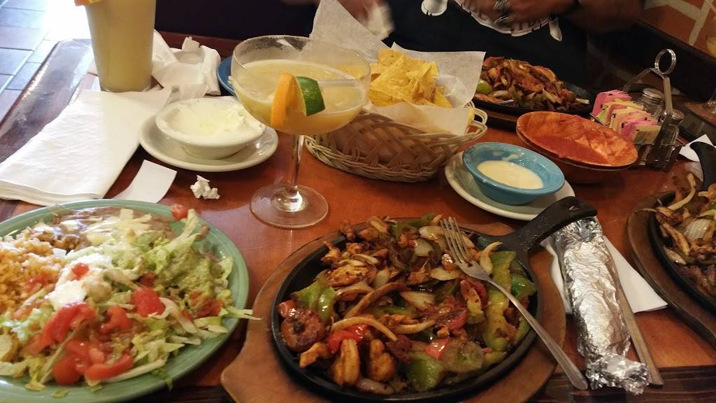 La Carreta Mexican Restaurant | restaurant | 119 Western Plaza Dr, Newport, TN 37821, USA | 4236250485 OR +1 423-625-0485