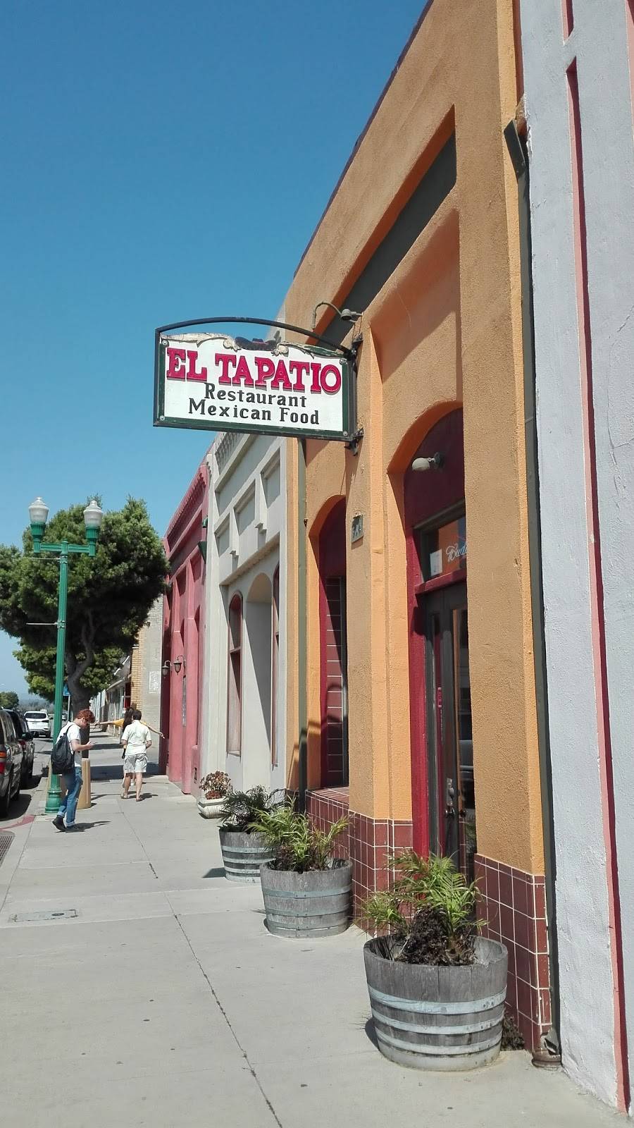 El Tapatio | restaurant | 914 Guadalupe St, Guadalupe, CA 93434, USA | 8053432850 OR +1 805-343-2850