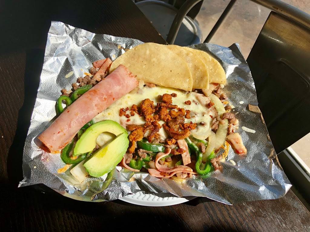 taqueria los carnales | restaurant | 14223 Bellflower Blvd, Bellflower, CA 90706, USA | 5622029049 OR +1 562-202-9049