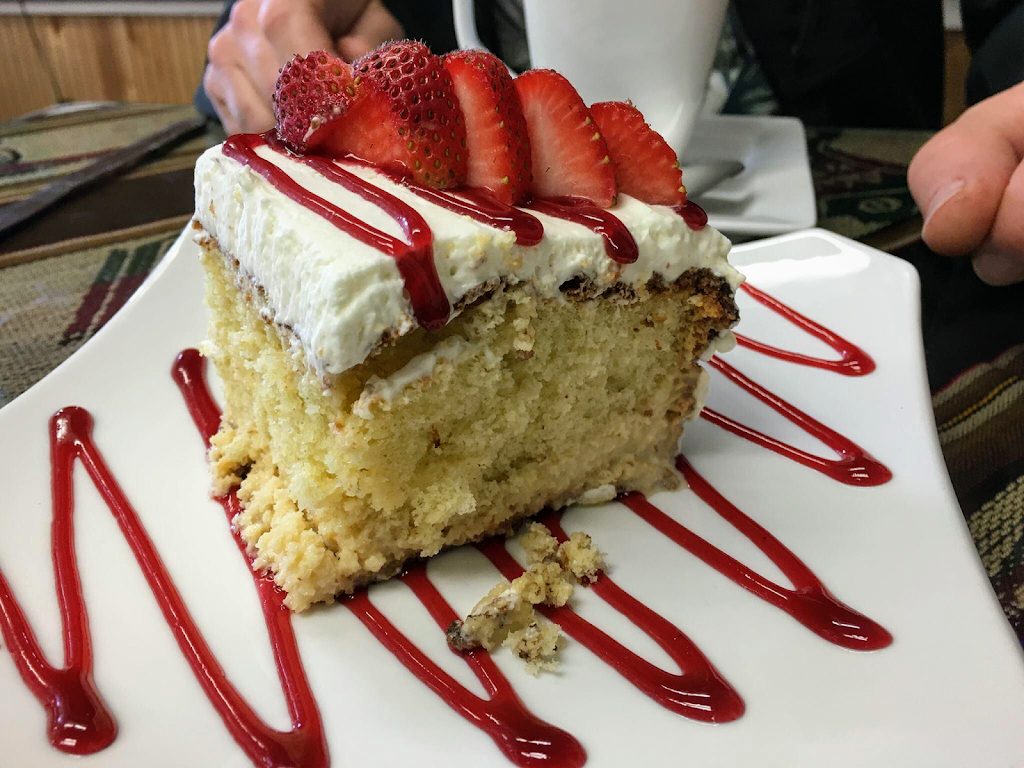 Blue Moon Lounge | restaurant | 7201 Little River Turnpike, Annandale, VA 22003, USA | 5713781011 OR +1 571-378-1011