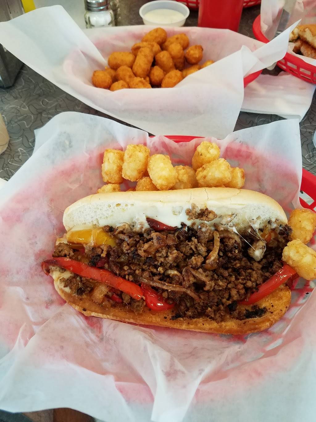 The Raider | restaurant | 817 S Highland St, Williamsburg, IA 52361, USA | 3196681271 OR +1 319-668-1271