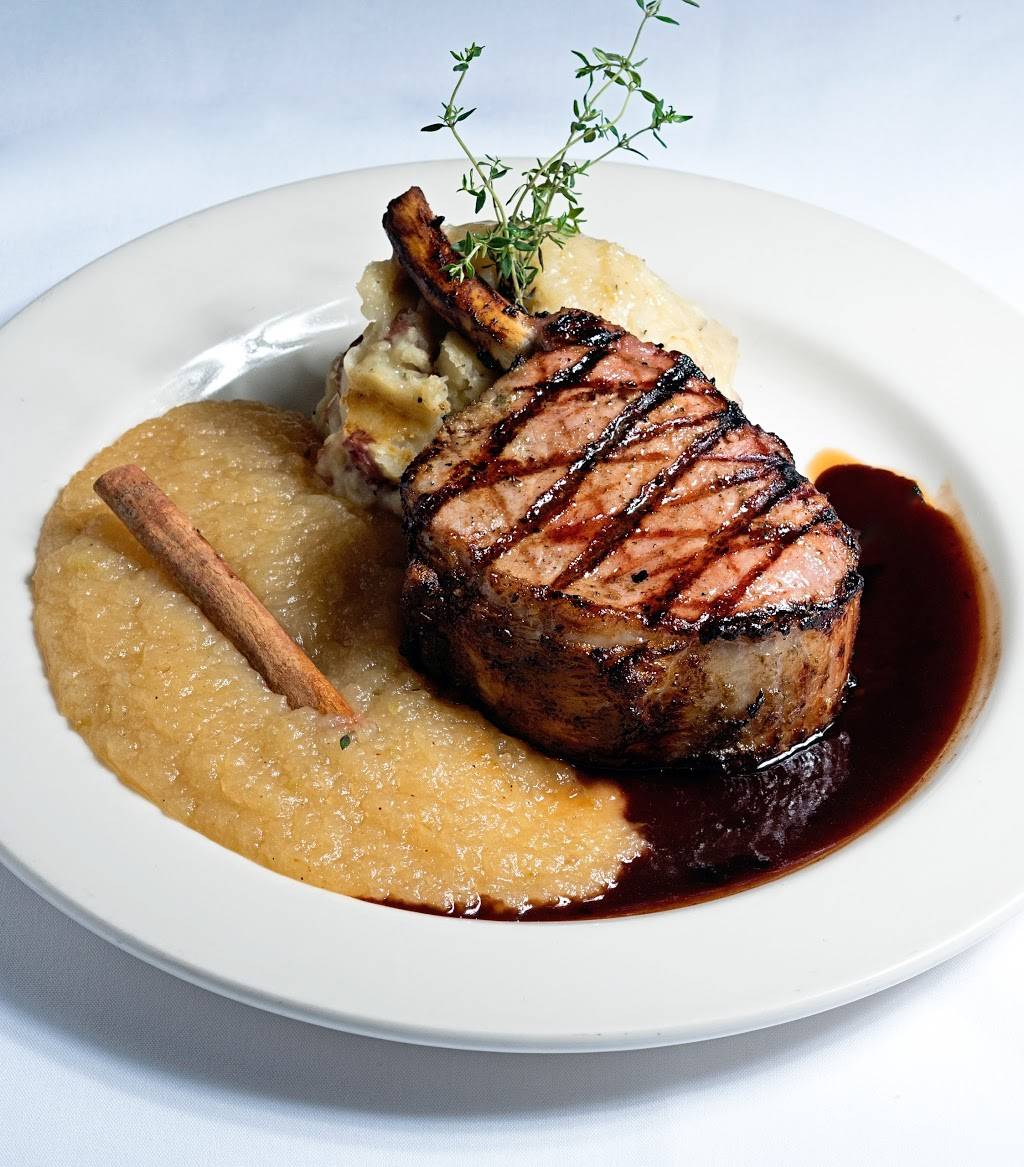 The Clubhouse Oak Brook | restaurant | 298 Oakbrook Center, Oak Brook, IL 60523, USA | 6304720600 OR +1 630-472-0600