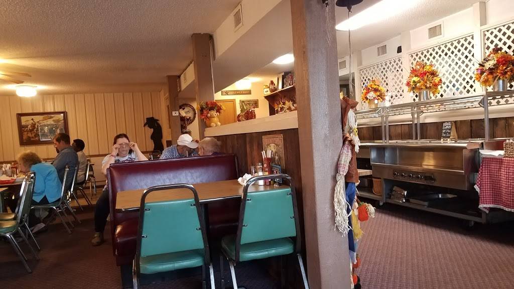 Chuckwagon | restaurant | 888 N Business Route 5, Camdenton, MO 65020, USA | 5733465050 OR +1 573-346-5050