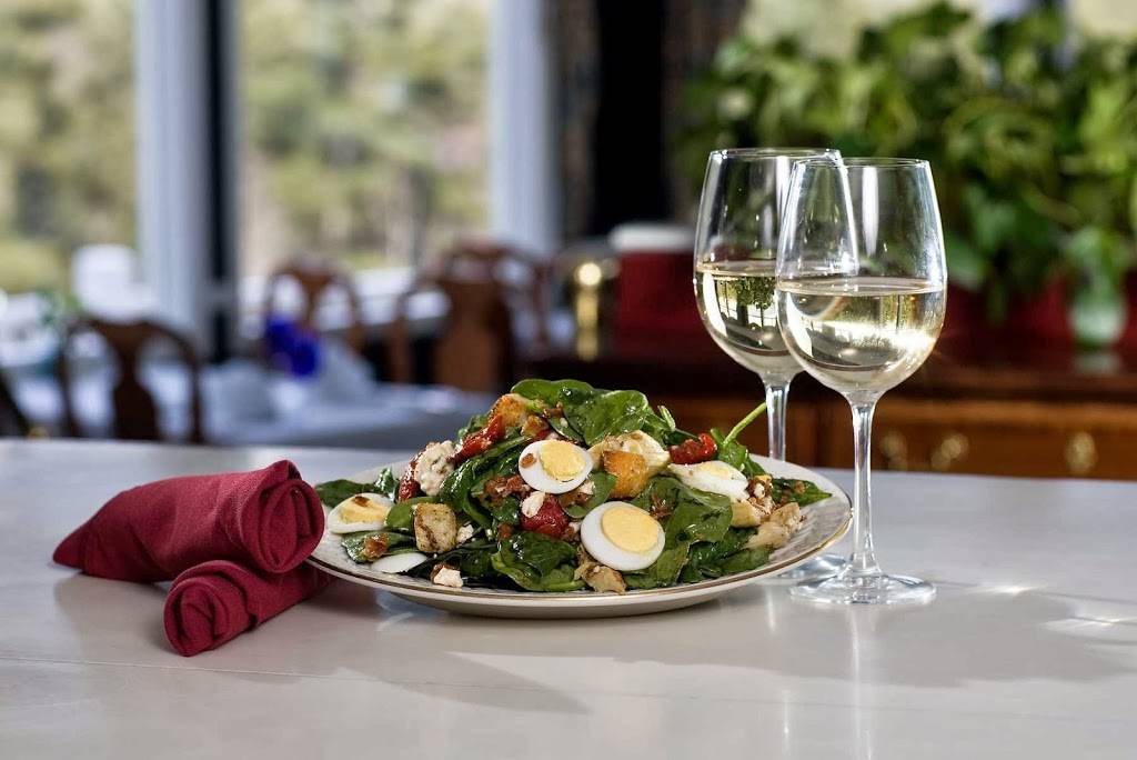 Ledges Restaurant at The White Mountain Hotel | restaurant | 87 Fairway Dr, North Conway, NH 03860, USA | 6033567100 OR +1 603-356-7100