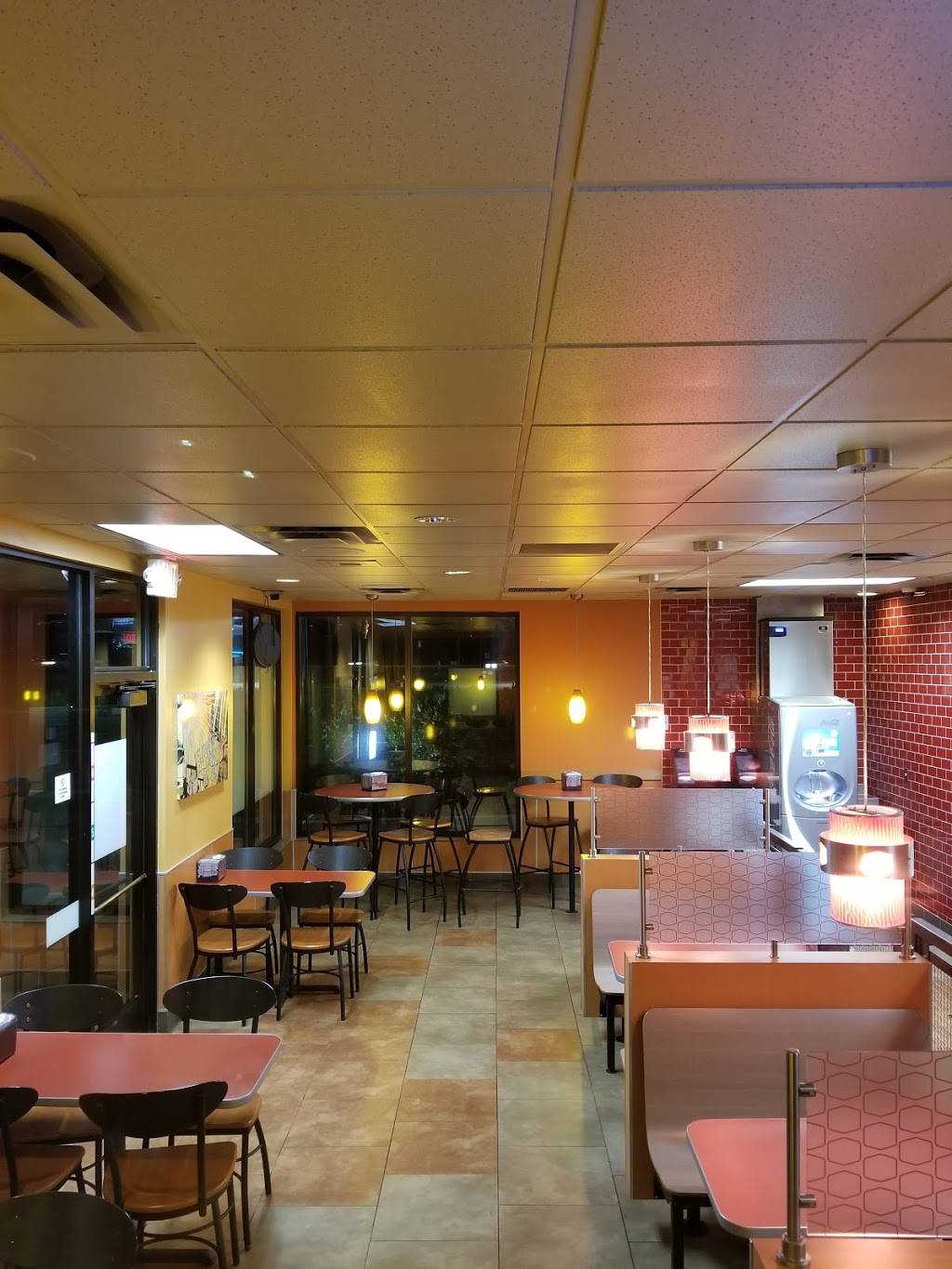 Jack in the Box | restaurant | 101 Bourbeuse River Access, Union, MO 63084, USA | 6365848497 OR +1 636-584-8497