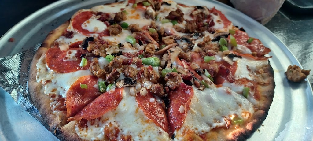 Gibby’s Ice House | restaurant | 2402 SE Military Dr, San Antonio, TX 78223, USA | 2102720211 OR +1 210-272-0211