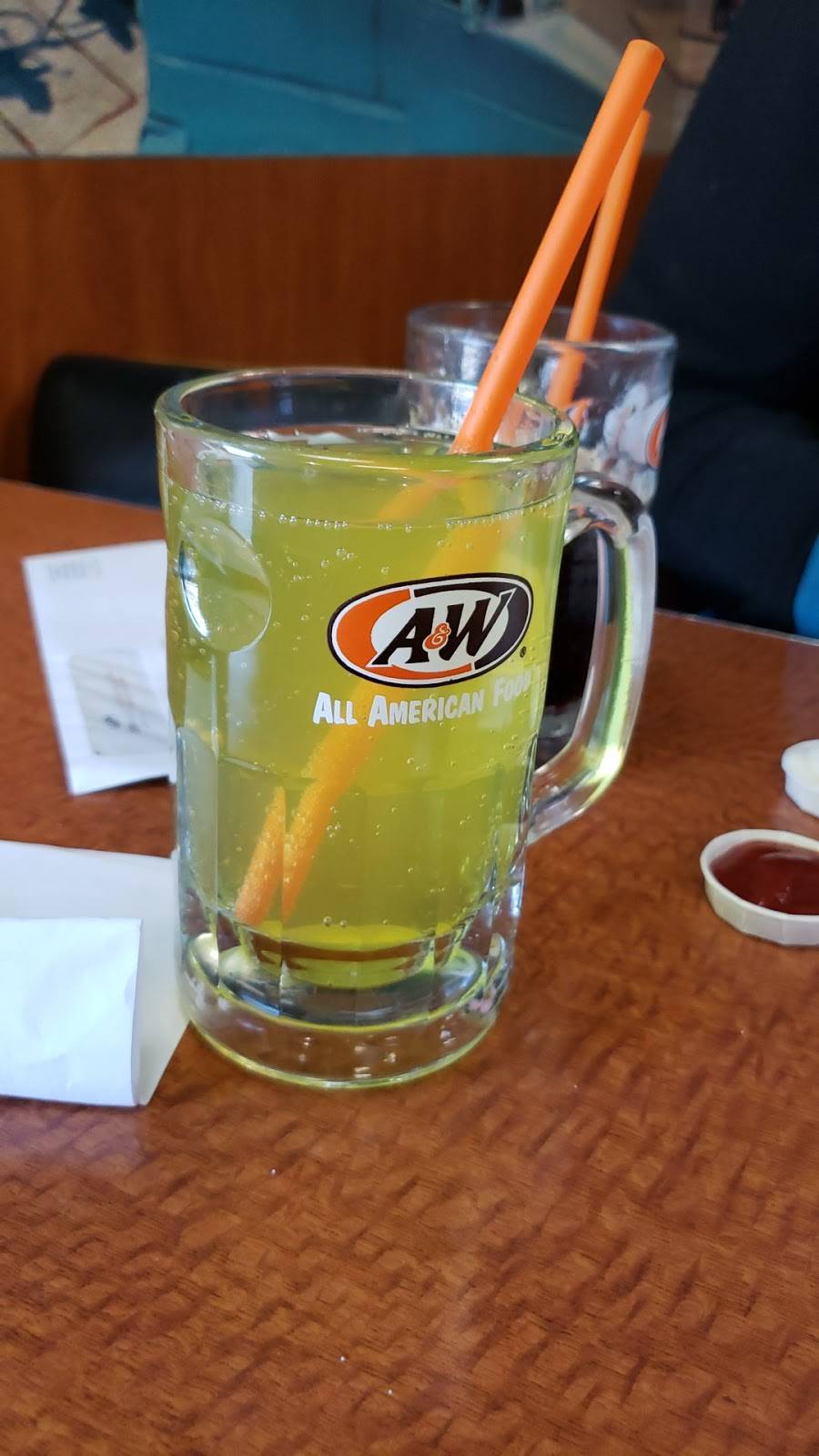 A&W Restaurant | restaurant | 11211 East 40th St S Hwy, Independence, MO 64055, USA | 8163589733 OR +1 816-358-9733