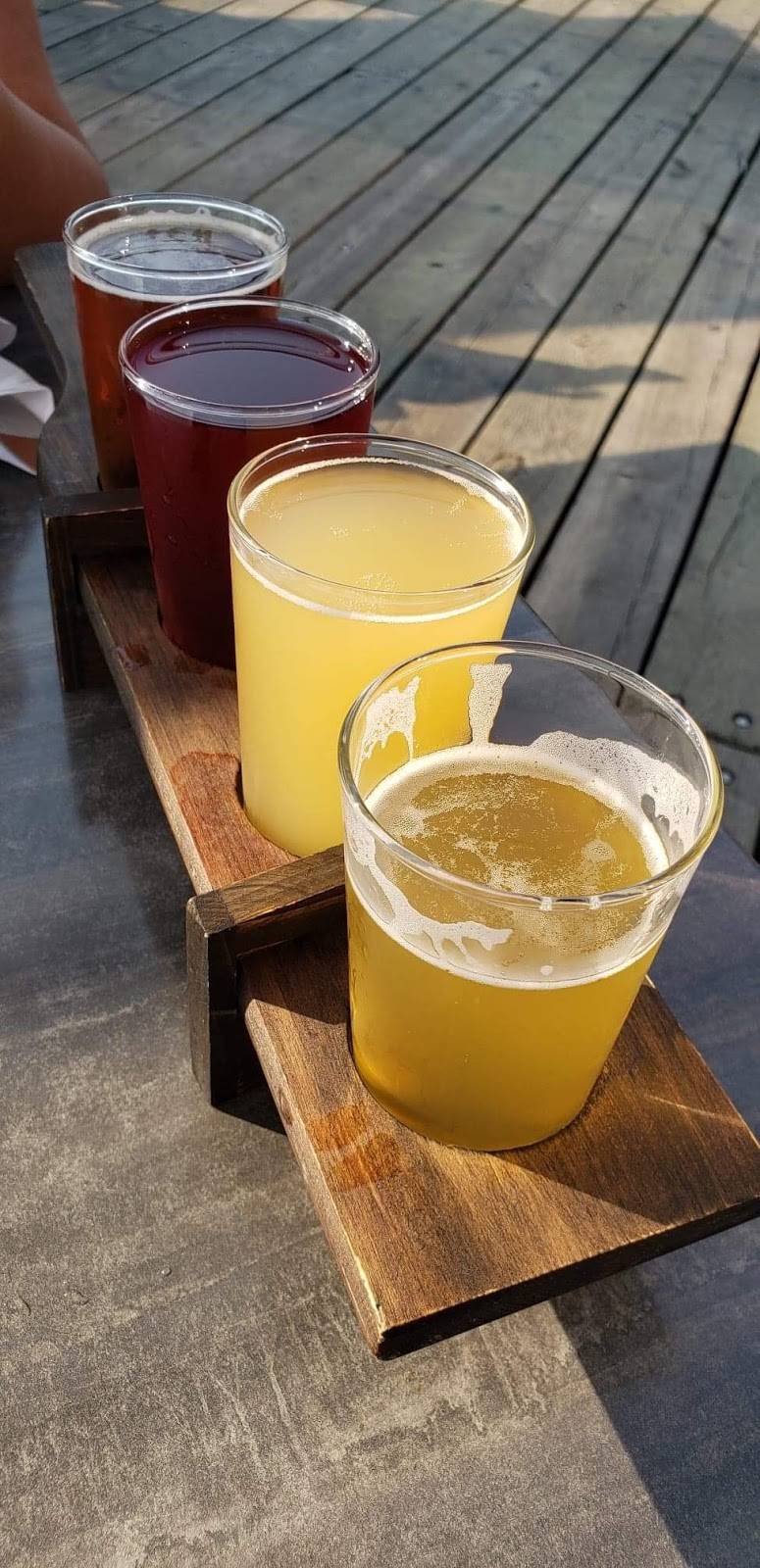 Quai 1635 | restaurant | 4155 Chemin de la Plage Jacques Cartier, Québec, QC G1Y 1W3, Canada | 4186517824 OR +1 418-651-7824