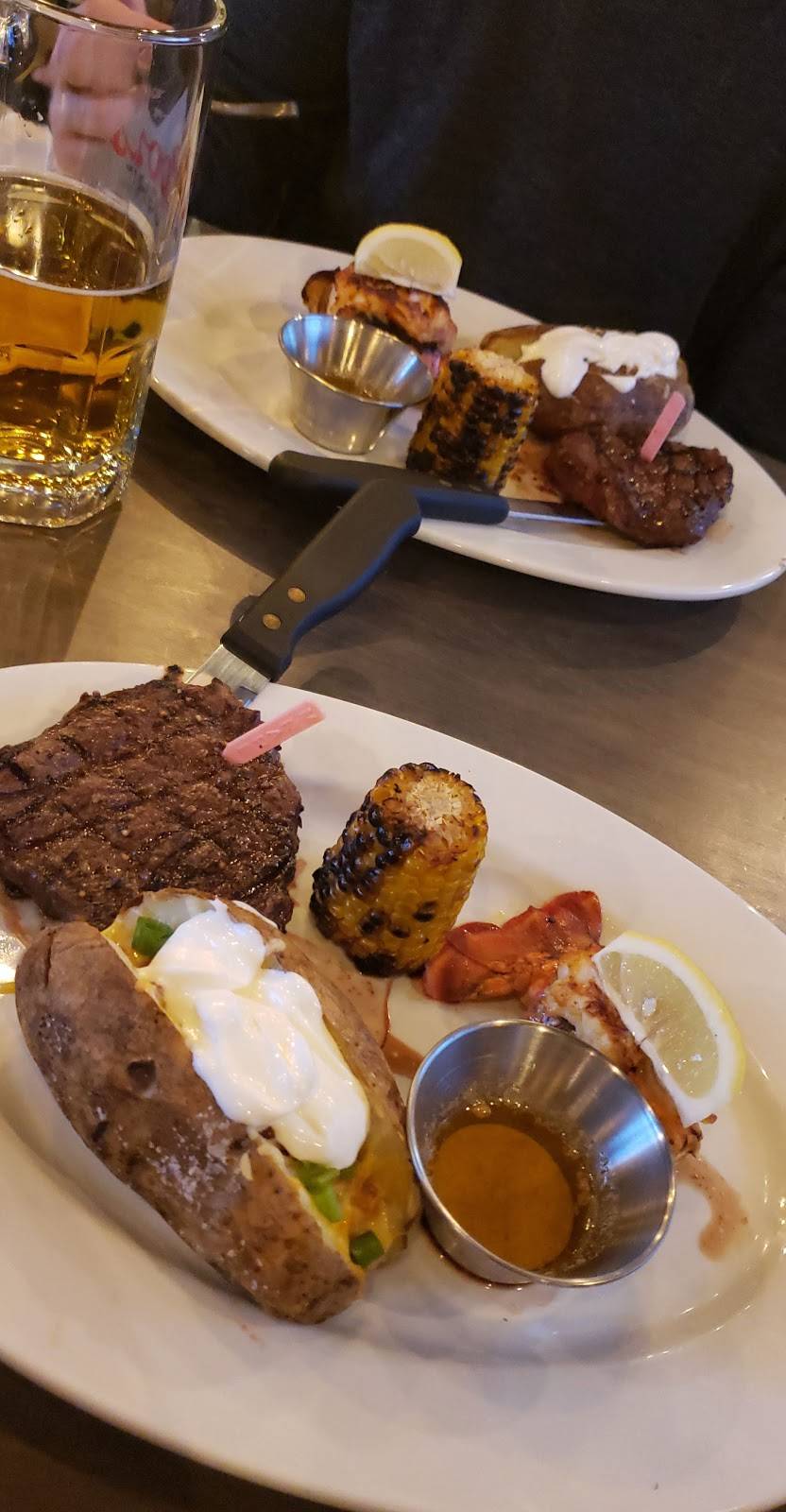 Chucks Roadhouse Bar & Grill | restaurant | 1 Steeles Ave E, Brampton, ON L6W 4J4, Canada | 9054515533 OR +1 905-451-5533