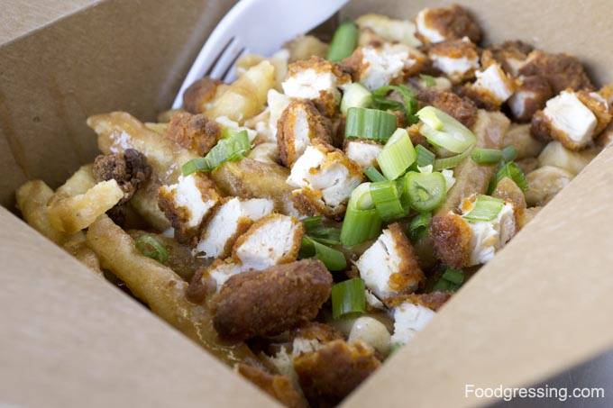 Mean Poutine Ajax | restaurant | 5 Rossland Rd E, Ajax, ON L1T 4V2, Canada | 9054277366 OR +1 905-427-7366