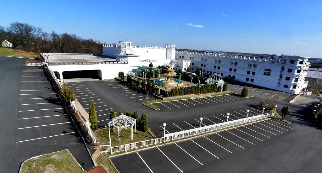 Royal Alberts Palace | restaurant | 1050 King Georges Post Rd, Fords, NJ 08863, USA | 7326611070 OR +1 732-661-1070