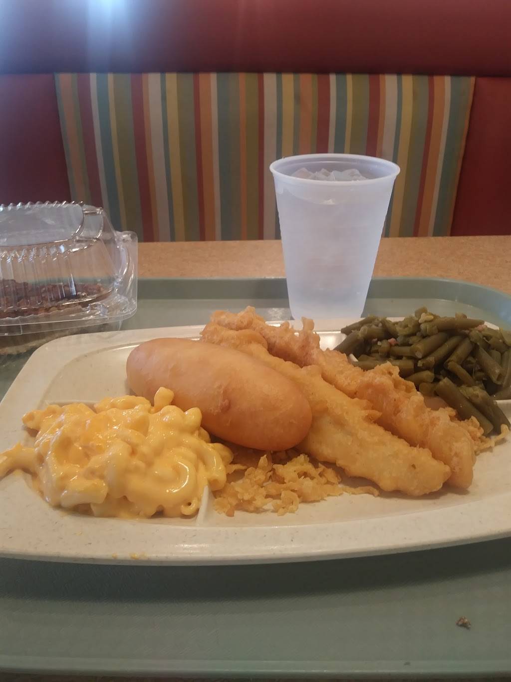 Captain Ds | restaurant | 4209 Hacks Cross Rd, Memphis, TN 38125, USA | 9017572366 OR +1 901-757-2366