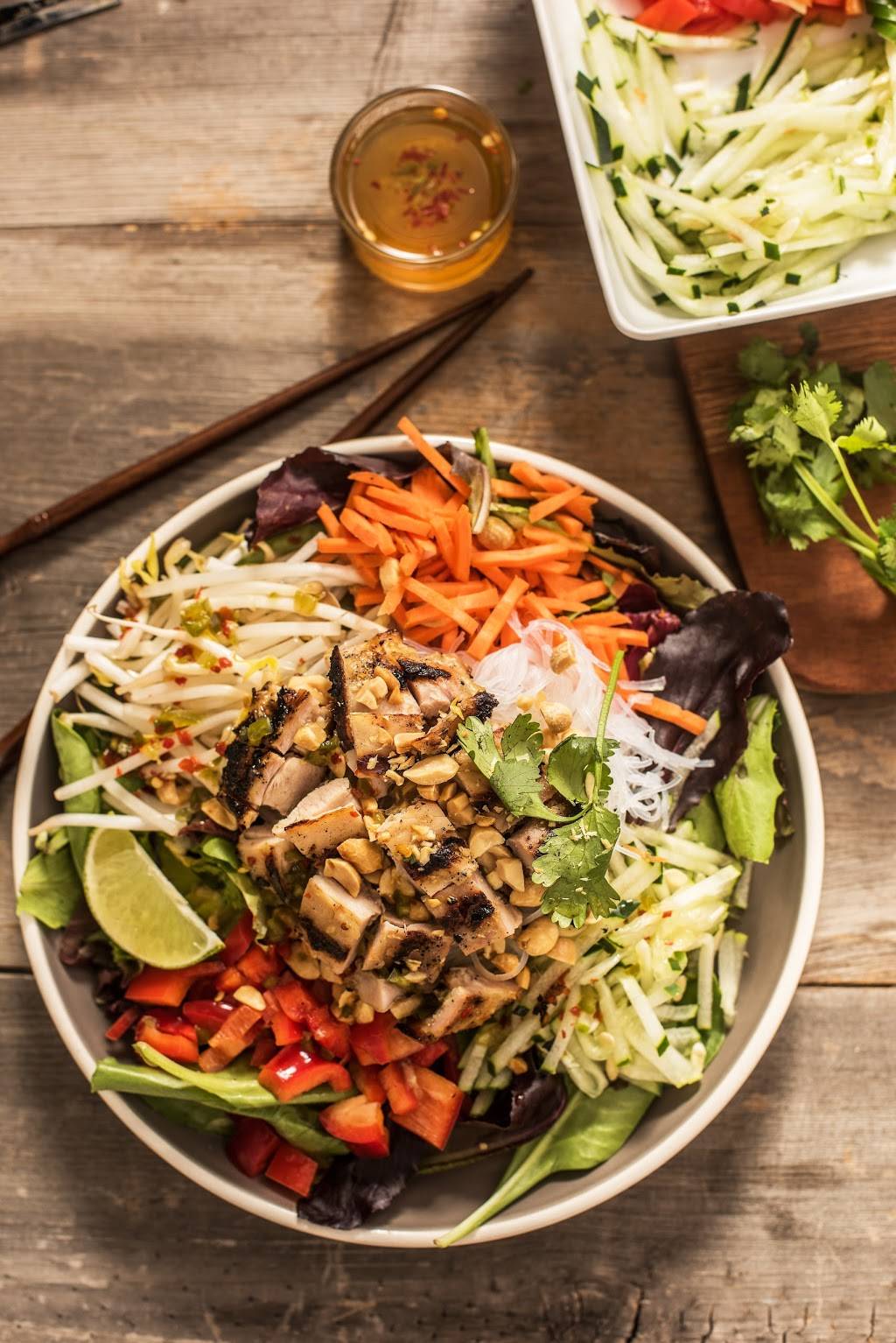 Viet Nom Nom | restaurant | 618 1/2 Church St, Evanston, IL 60201, USA | 8478596326 OR +1 847-859-6326