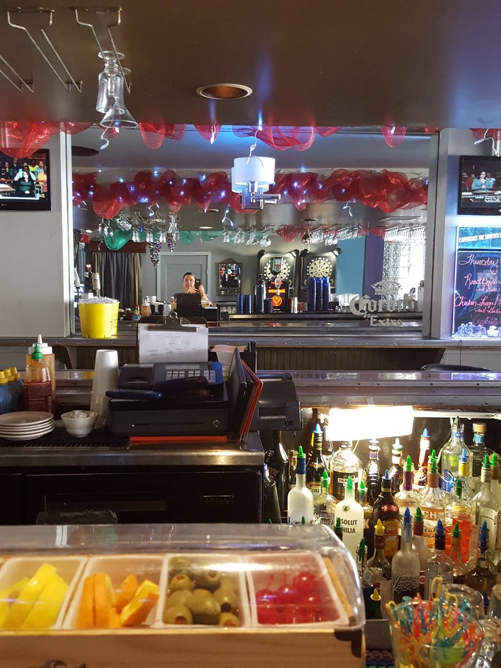 Downtown Ollys | restaurant | 822 N Illinois St, Indianapolis, IN 46204, USA | 3176365597 OR +1 317-636-5597