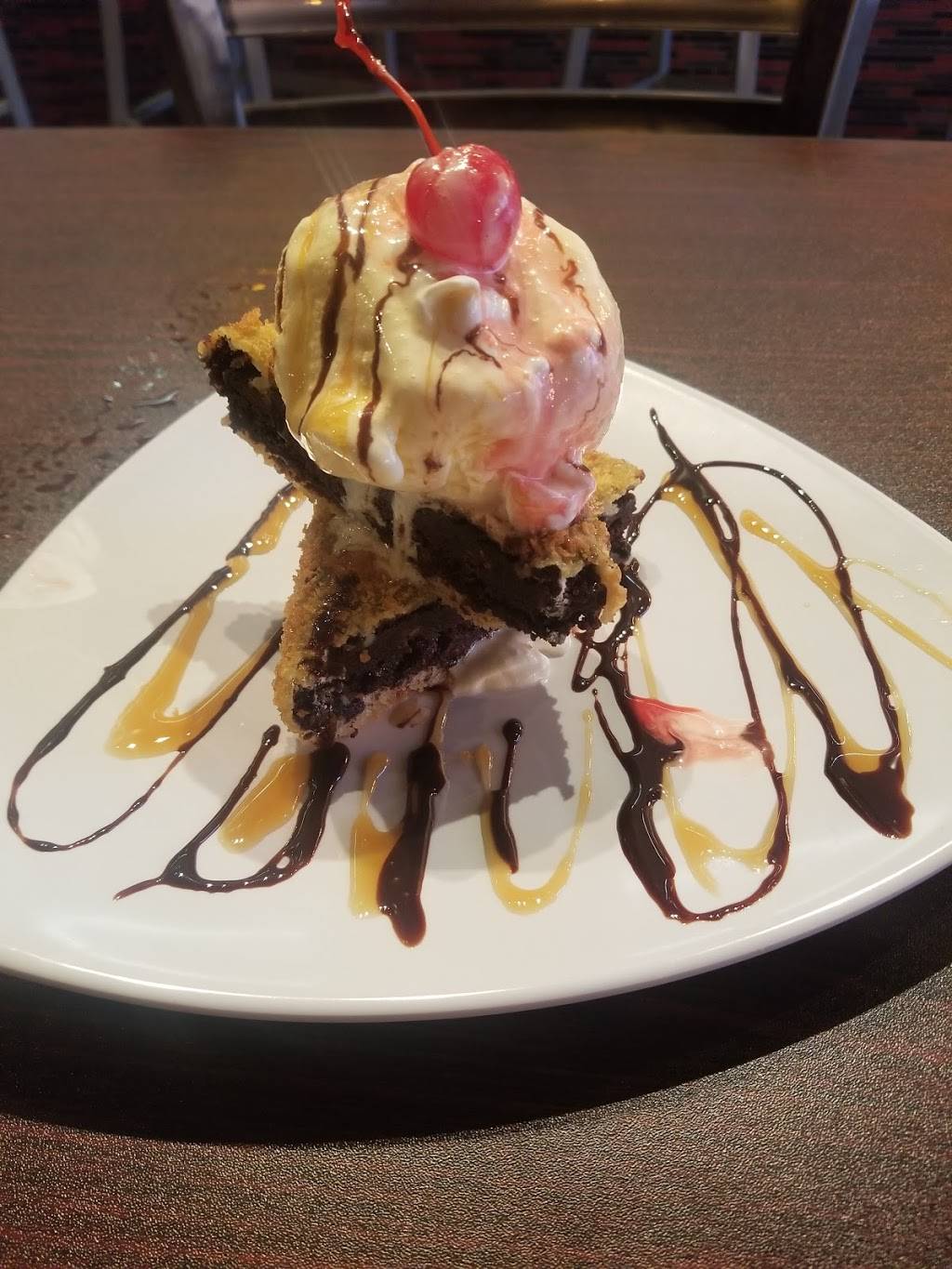 Rock n Roll Sushi | restaurant | 20071 Interstate 45 N, Spring, TX 77388, USA | 3462687050 OR +1 346-268-7050